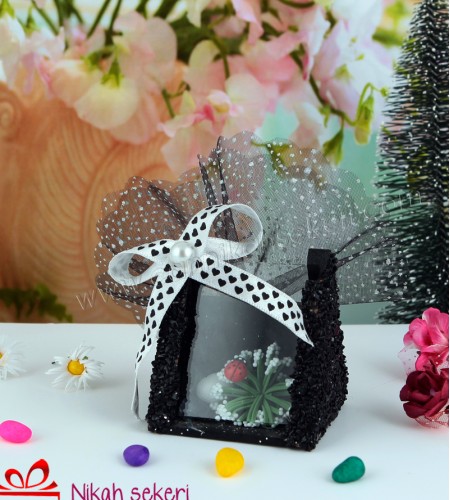 Ahşap Camlı Üçgen Nikah Şekeri 